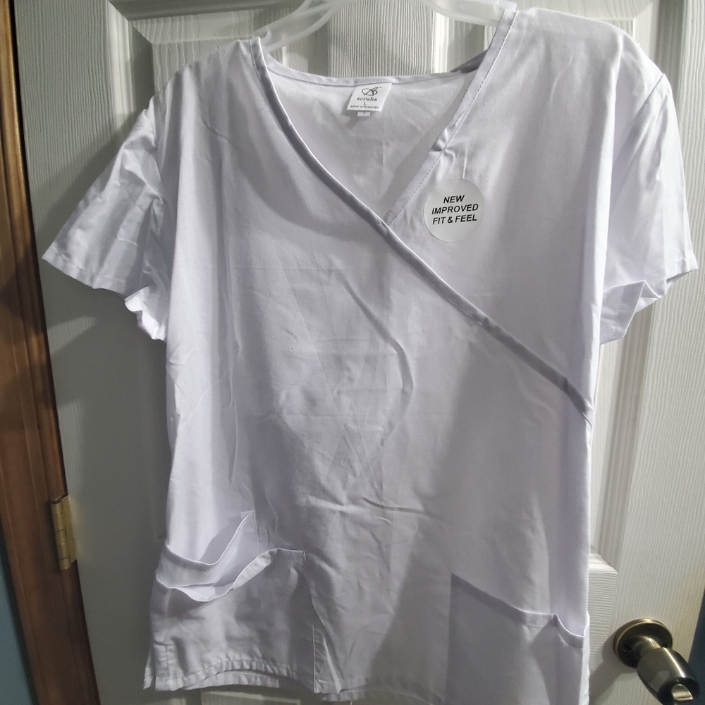 Bobbie Brooks Plain White Scrub Top